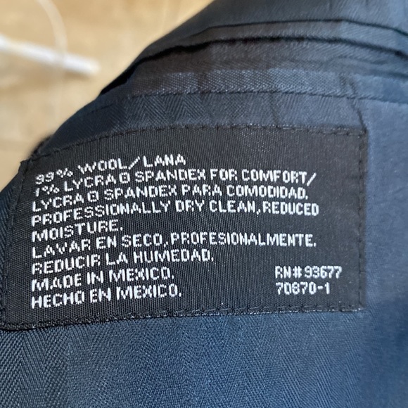 Navy blue like new pinstripe suit 42 long - Picture 4 of 7